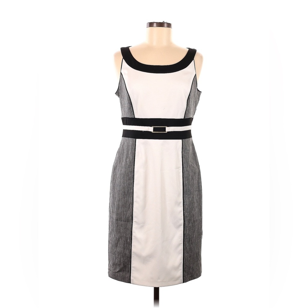 Black house white market size 4